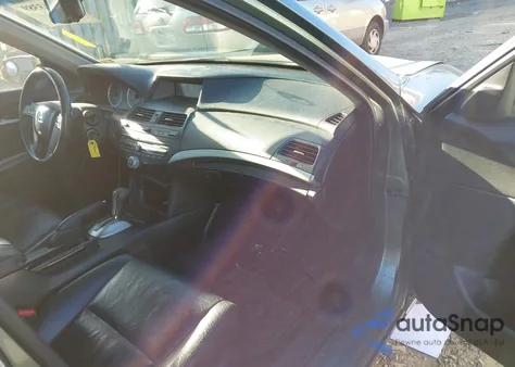 2008 Honda Accord 2.4 Ex-L z USA, uszkodzony, nr VIN JHMCP26848C022190